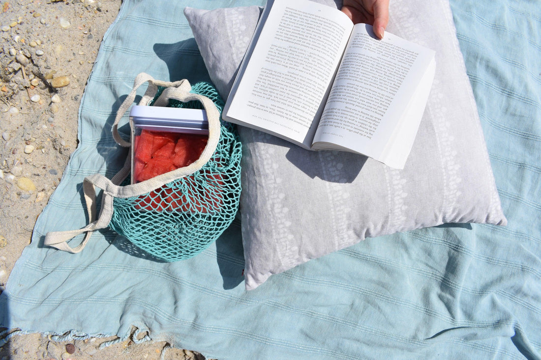 Feel-Good Summer Reads - PILLOWPIA