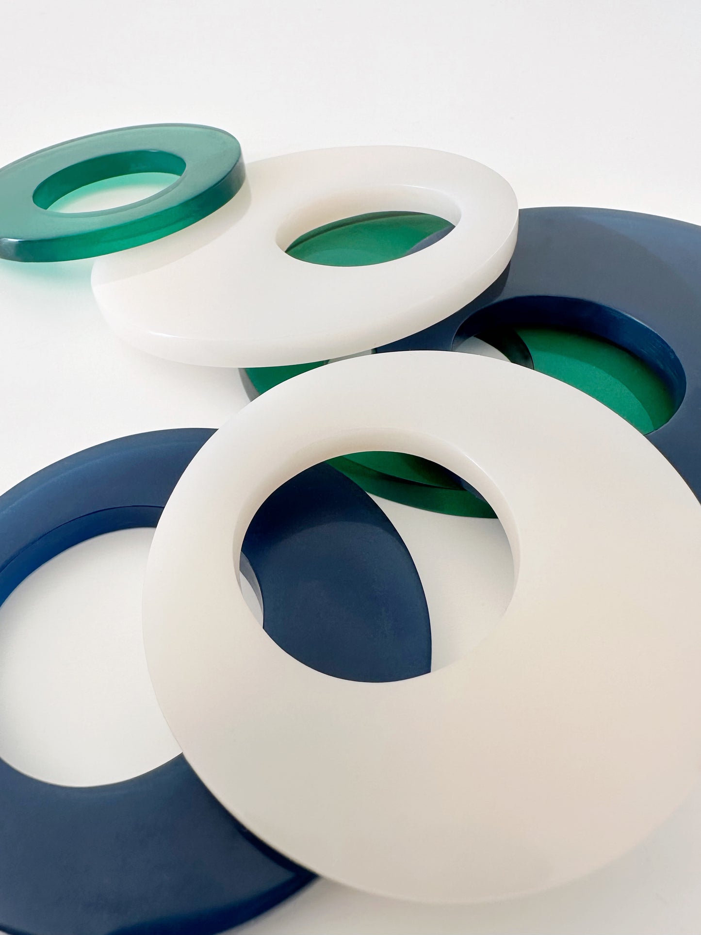 resin napkin rings large set/4